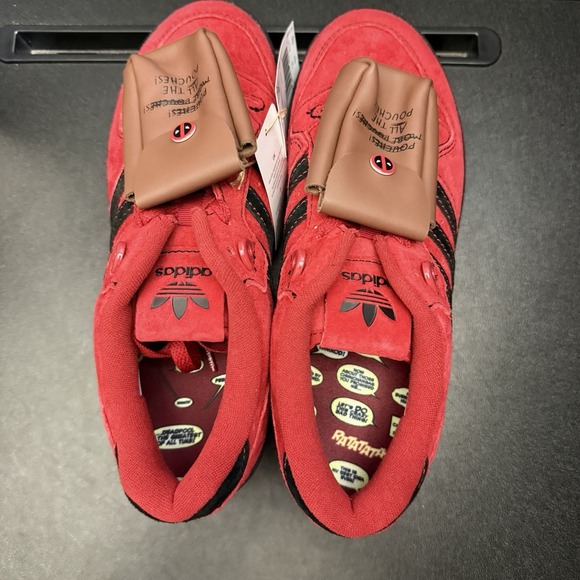 Marvel x Adidas Rivalry Low Deadpool Red Pouch JR2480 Size 8 New In Hand - Picture 10 of 16